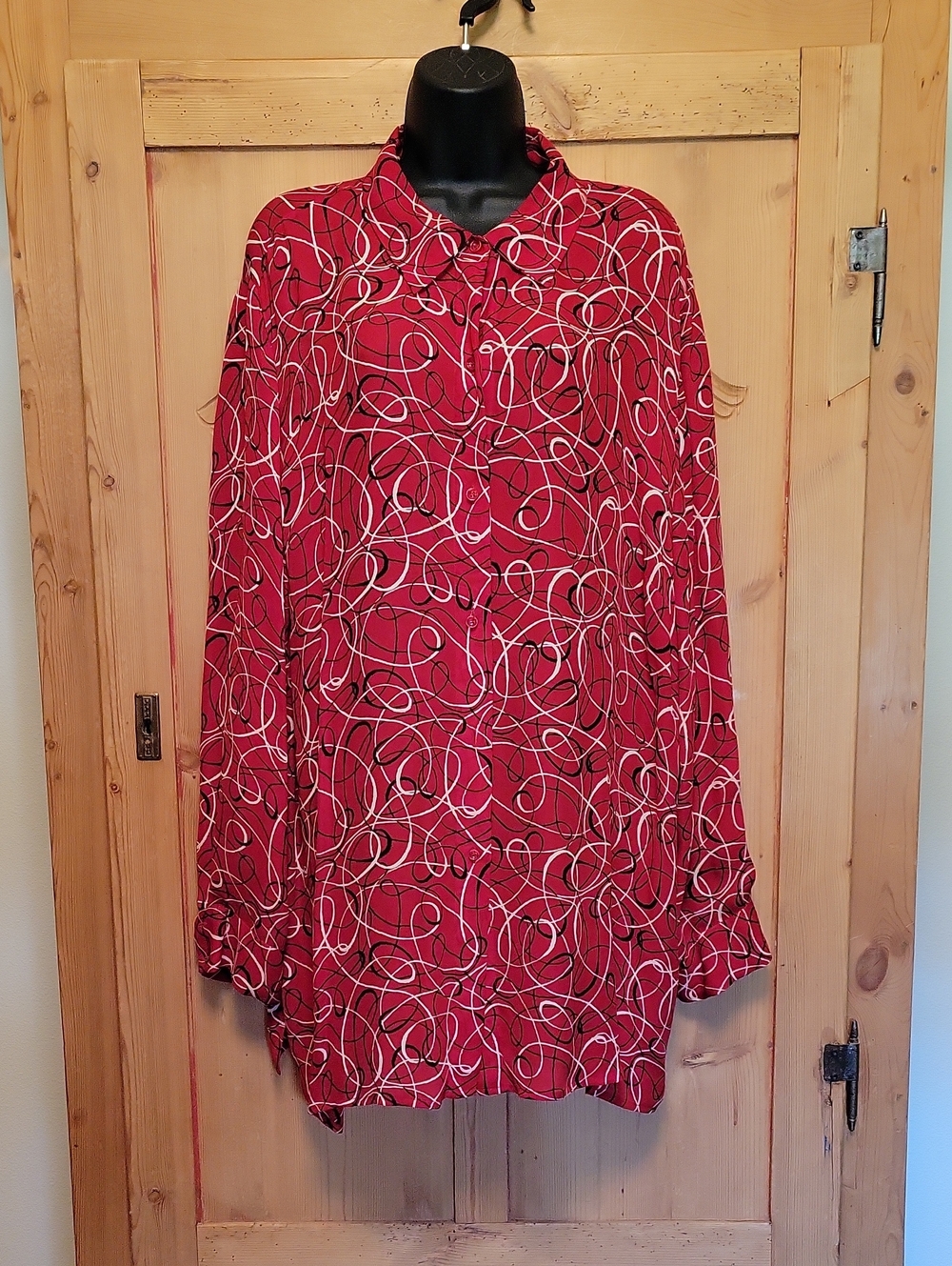 100% Silk Red Blouse - Swirl Print Button-Up. Tunic length. Size 24W.